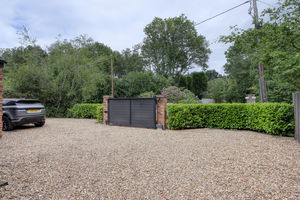 Photo 25- click for photo gallery